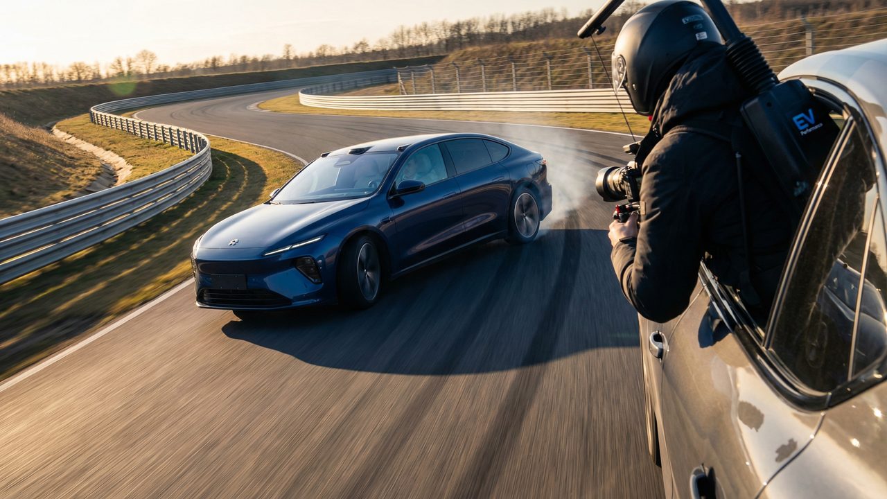 成人视频 比亚迪海豹新车测评视频